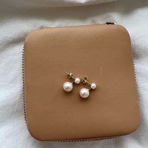 Mejuri Essential Pearl earrings!